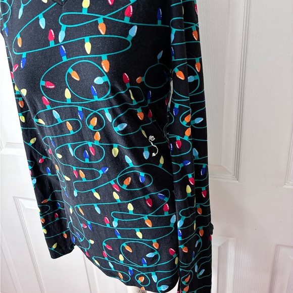 Woman’s no boundaries v-neck Christmas shirt - Picture 2 of 4